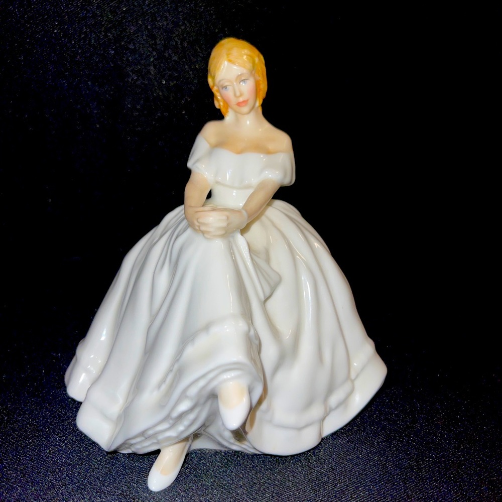Royal Doulton Heather HN 2956 1981